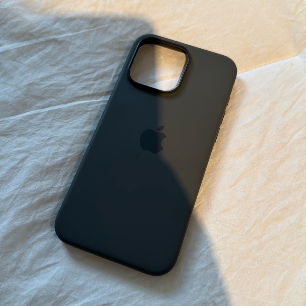 iPhone 15 pro max - Apple grey silicone case